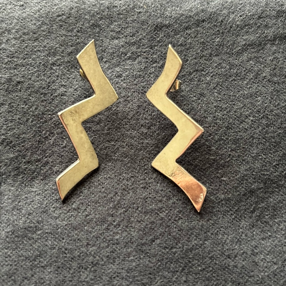 Silver zig zag earrings from Mexico. Look like Paloma Picasso style!